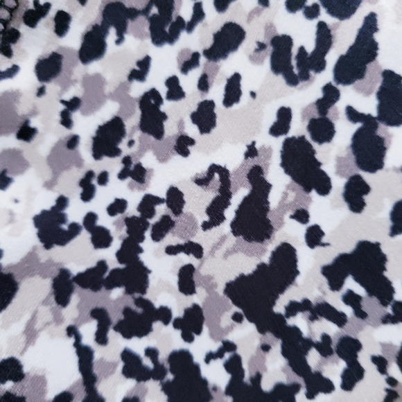 Jessica Simpson NWOT Black Animal Print Tummy-Control 7'' Bike Shorts - S - Picture 10 of 12